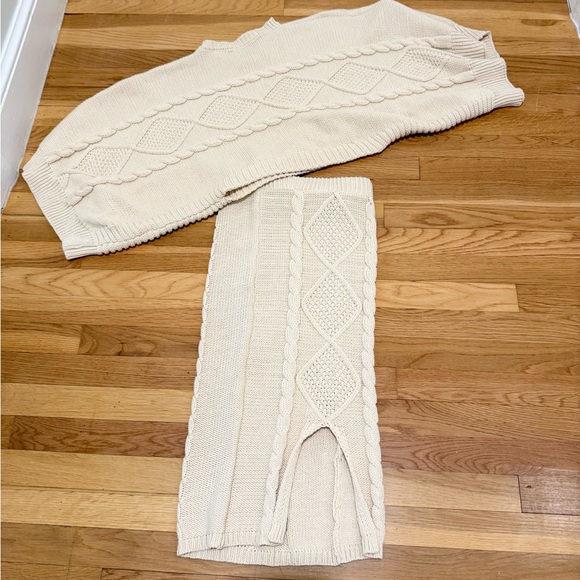 Boho Cable Knit Sweater Set - Picture 13 of 13
